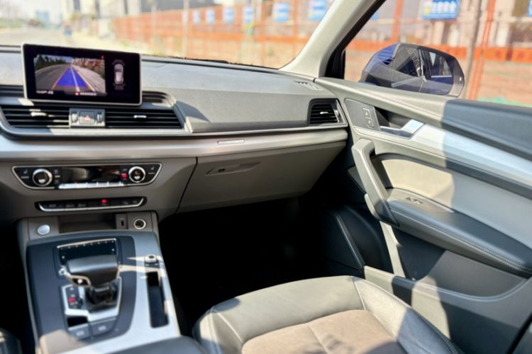 Used Audi Q5L 2018 40 TFSI Prestige Fashion Edition China VI Interior 6