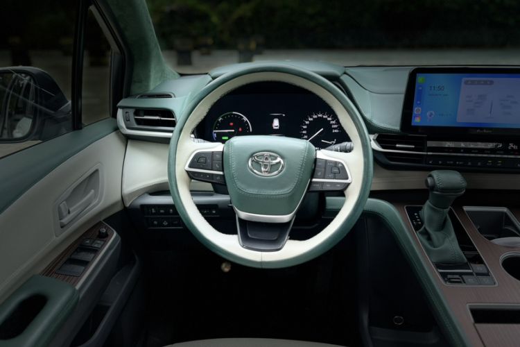 Used Toyota SIENNA 2021 2.5L Hybrid Comfort Edition Interior 5