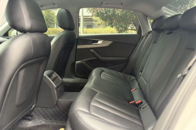 Used Audi A4L 2018 30th Anniversary Edition 40 TFSI Trendy Model Interior 3