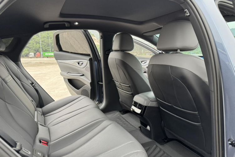 Used BYD Seal 2024 HONOR Edition DM-i 1.5L 121km Luxury Model
