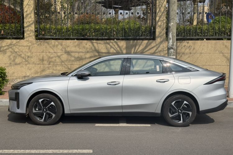 Used Geely Galaxy L6 2025 EM-i 140km Starship Edition Exterior 6