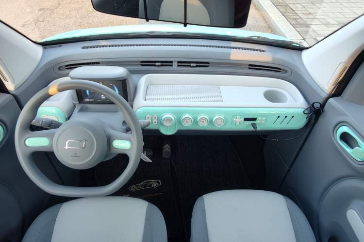 Used Bestune Pony 2024 170km Range Energizing Horse Interior 3