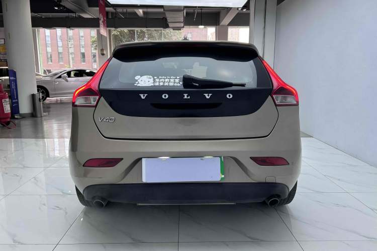 Used Volvo V40 2013 2.0T Zhiya Edition
