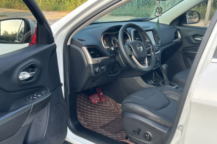 Used Jeep Cherokee 2017 2.4L Leading Smart Edition