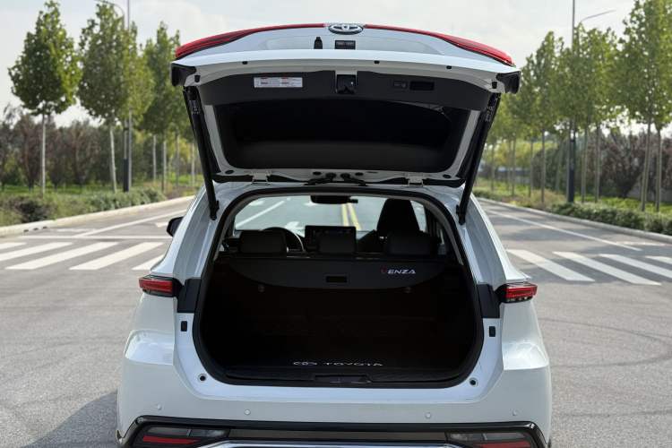 Used Toyota Venza 2023 2.0L CVT Two-Wheel Drive Prestige Version Interior 8