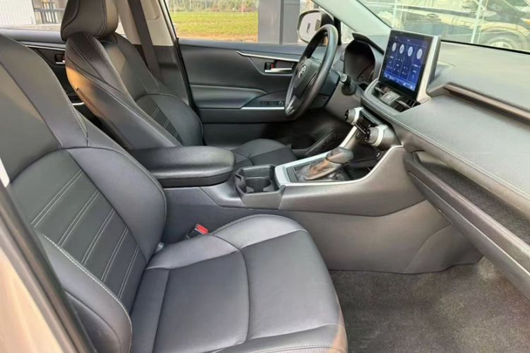 Used Toyota Wildlander 2020 2.0L CVT Two-Wheel Drive Luxury Edition Interior 3