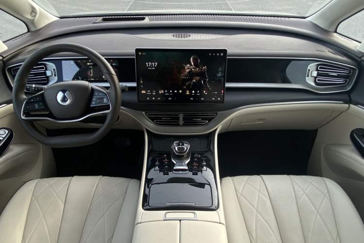 Used Denza D9 2024 DM-i 980 Four-Wheel Drive Flagship Model