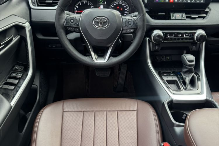 Used Toyota RAV4 2024 2.0L CVT Two-Wheel Drive Urban Edition Interior 4