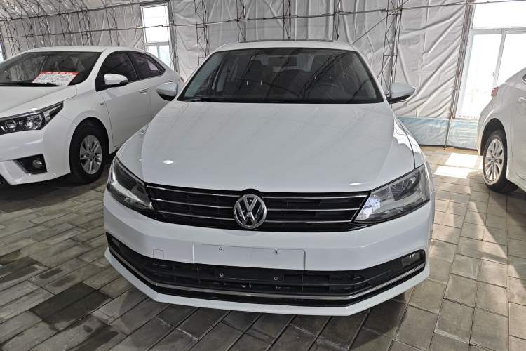 Used Volkswagen Sagitar 2016 230TSI 25th Anniversary Edition Exterior 1