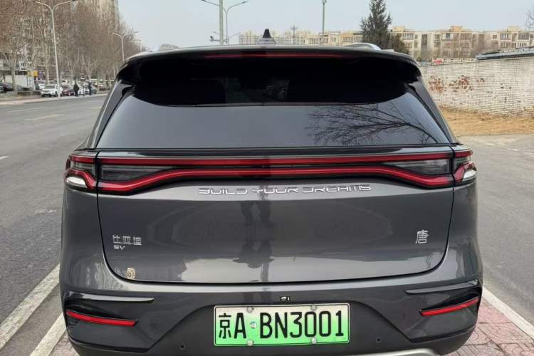 Used BYD Tang New Energy 2022 EV 730KM Luxury Model Exterior 6