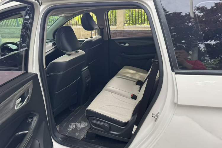 Used Baojun 730 2019 1.5T CVT Flagship Model 7 Seats China VI Emission Standard Interior 6