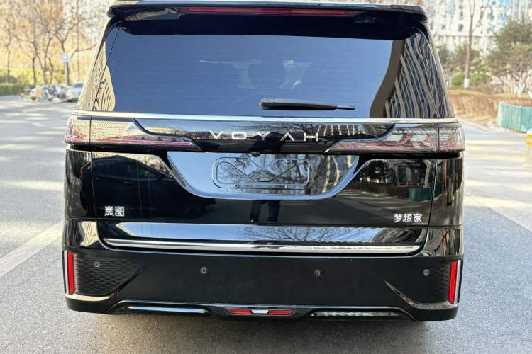 Used VOYAH Dream 2025 PHEV Four-Wheel Drive Excellence Kunpeng Edition
