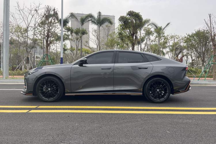 Used CHANGAN UNI-V 2023 1.5T Sport Edition