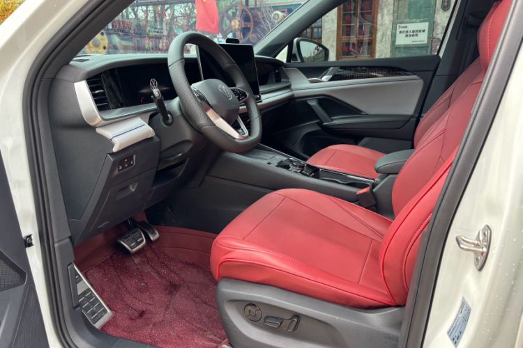 Used Volkswagen Tayron 2025 Tharu L 330TSI Two-Wheel Drive Elite City Package