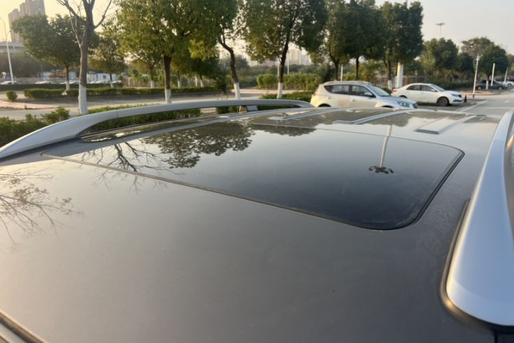 Used Chevrolet Captiva 2015 2.4L 4x4 Flagship Edition 7-Seater
