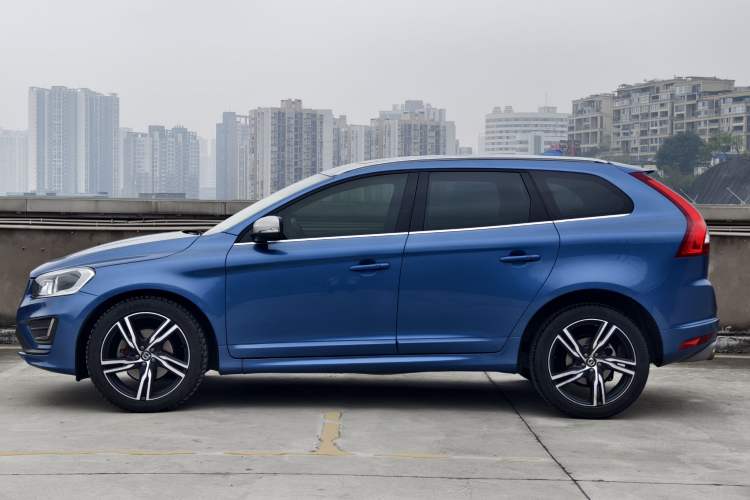 Used Volvo XC60 2017 T5 AWD Personalized Sport Upgrade Edition