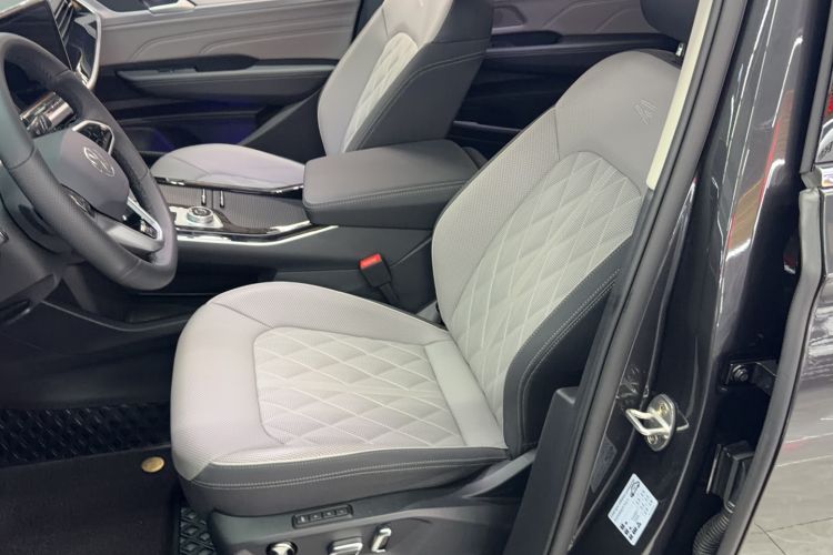 Used Volkswagen Tavendor 2023 380TSI Four-Wheel Drive R-Line Cruise Edition Left Front Seat