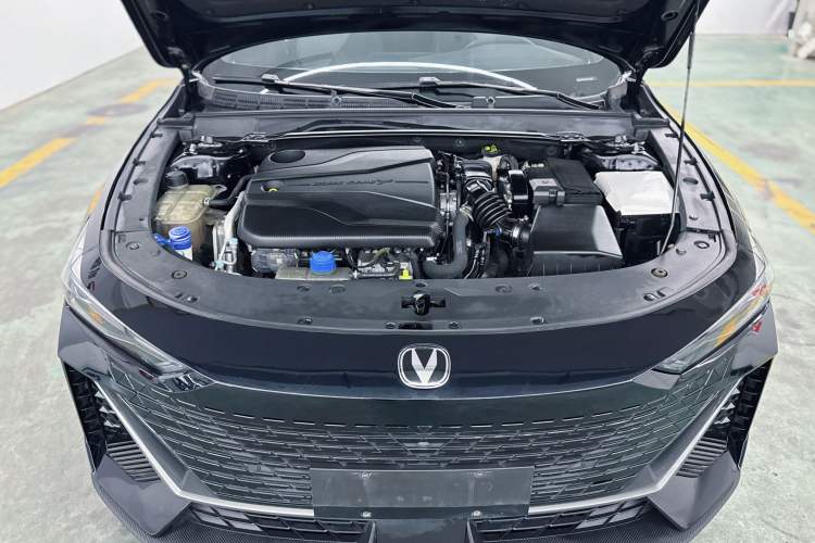 Used Changan UNI-V 2022 1.5T Prestige Version