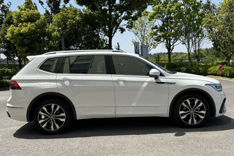 Used Volkswagen Tiguan L 2022 330TSI Automatic Two-Wheel Drive R-Line Enhanced Edition Exterior 2
