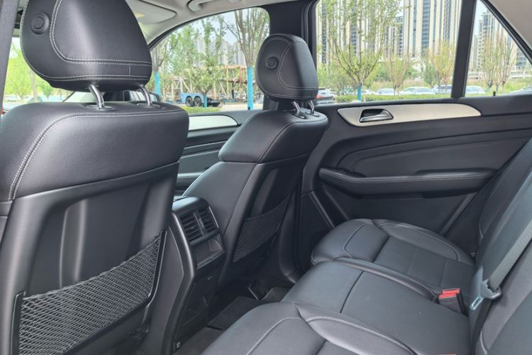 Used Mercedes-Benz M-Class 2014 ML 320 4MATIC Interior 7