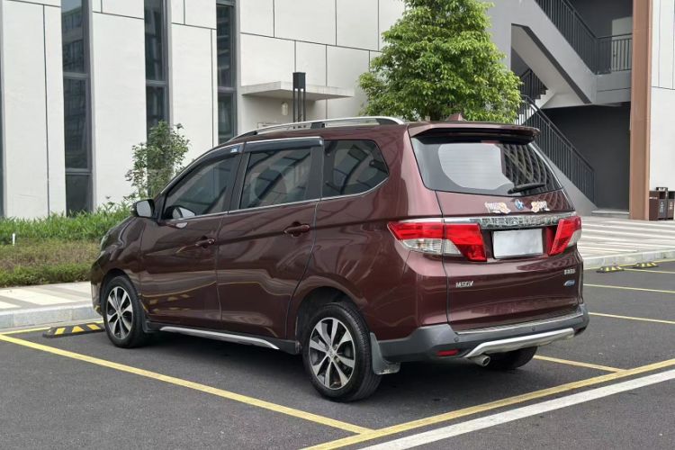 Used Venucia M50V 2017 1.6L XL CVT Luxury Edition Exterior 8