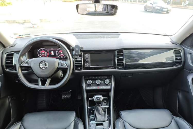 Used Skoda Kodiaq 2019 Facelifted TSI380 7-Seater All-Wheel-Drive Luxury Enjoyment Edition China VI Standard