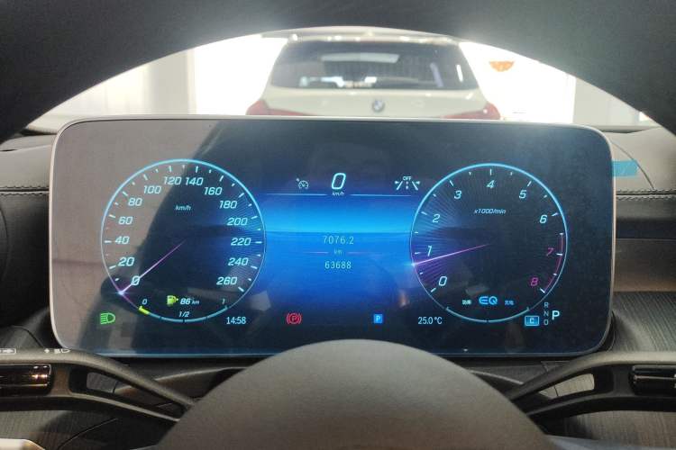 Used Mercedes-Benz C-Class 2022 Restyled C 200 L Sport Edition Odometer Close Up