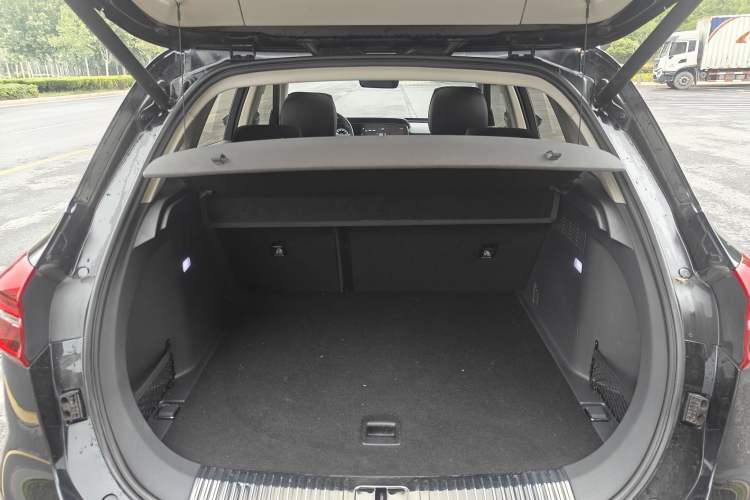 Used Hongqi HS5 2019 2.0T Smart Connect Flagship Edition Trunk