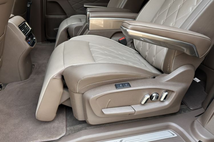 Used Volkswagen Viloran 2024 380TSI Premium Edition
