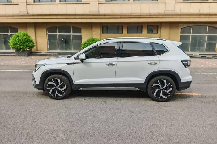 Used Volkswagen Tharu 2024 300TSI Two-Wheel-Drive Full Moon Edition
