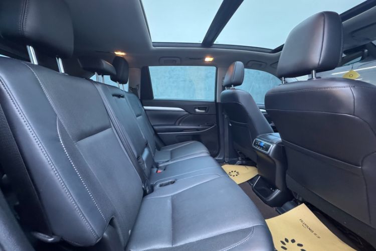 Used Toyota Highlander 2021 2.0T Four-Wheel Drive Luxury Edition 7 Seats Interior 2