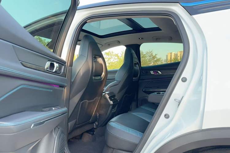 Used Lynk & Co 05 2020 2.0TD Two-Wheel Drive Shine Halo