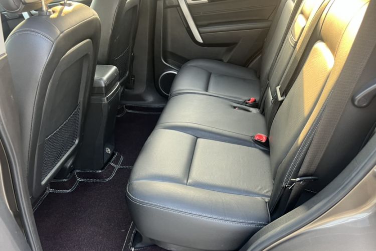 Used Chevrolet Captiva 2015 2.4L 4x4 Flagship Edition 7-Seater
