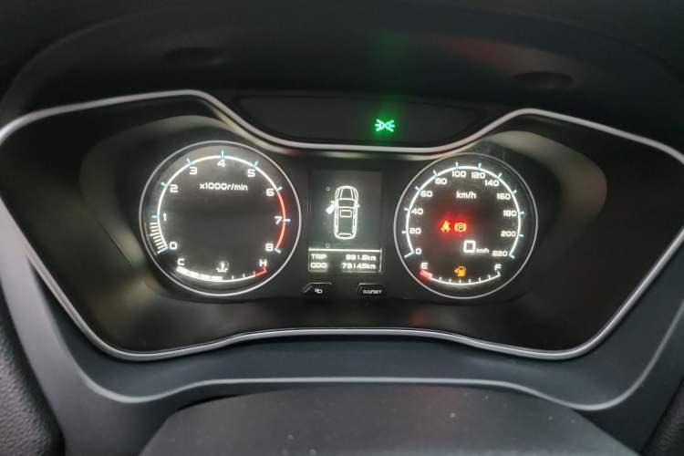 Used Geely Auto Vision X6 2016 1.8L Manual Luxury Model
