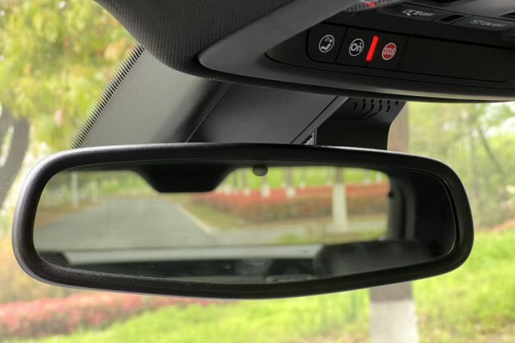 Used Cadillac XT4 2020 28T Two-Wheel-Drive Leading Version Interior 11