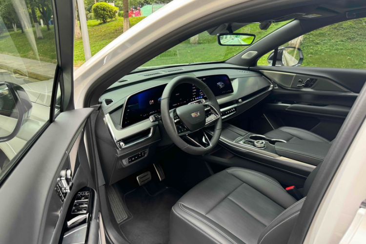 Used Cadillac XT5 2025 2.0T Prestige Version