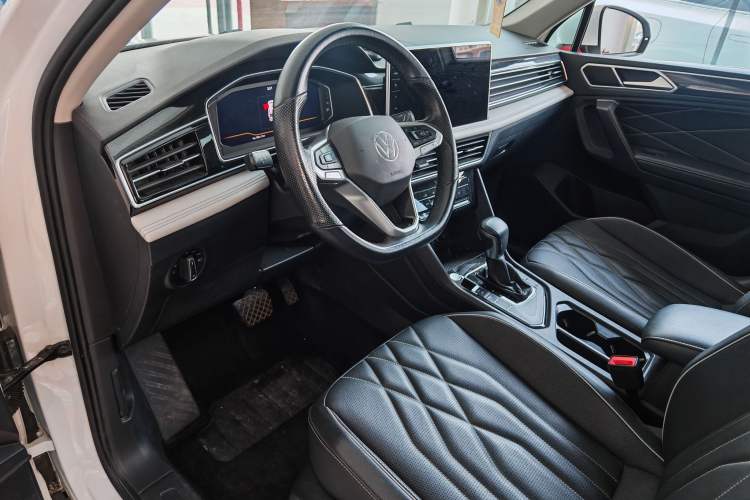 Used Volkswagen Tiguan L 2024 300TSI Automatic Two-Wheel Drive Smart Edition