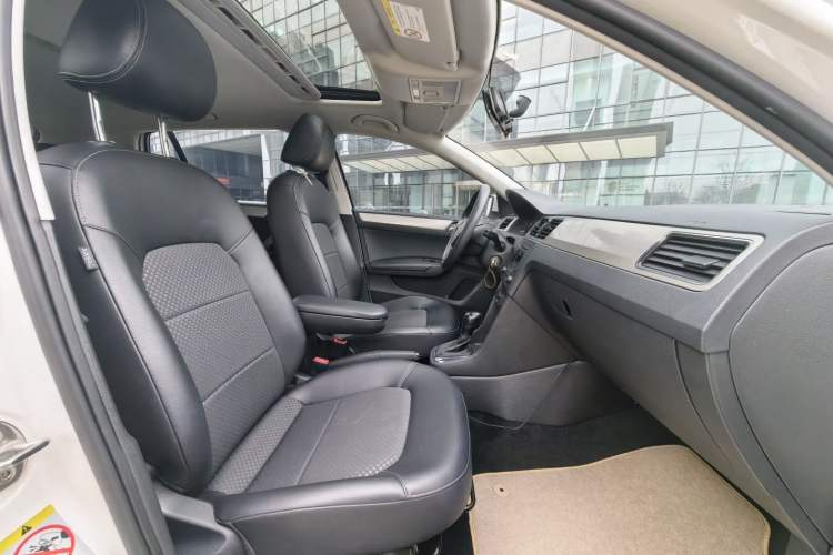 Used Volkswagen Santana 2015 Haval H6 1.6L Automatic Comfort Model Interior 9