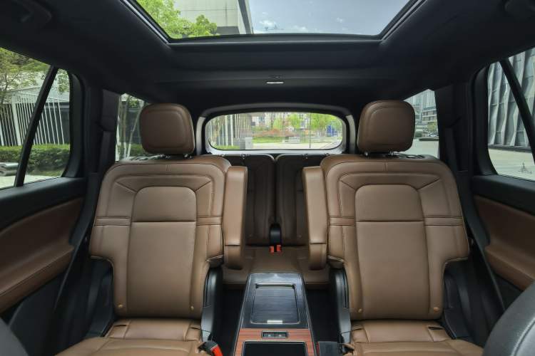 Used Lincoln Aviator 2020 3.0T V6 All-Wheel Drive Executive Version
