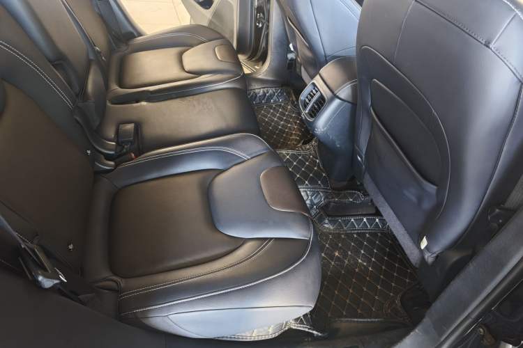 Used Jeep Cherokee 2020 2.0L Two-Wheel Drive Classic Sports Edition