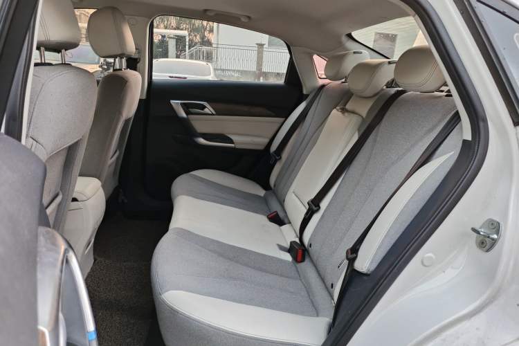 Used BAIC Beijing EU5 2018 R500 Smart Wind Edition