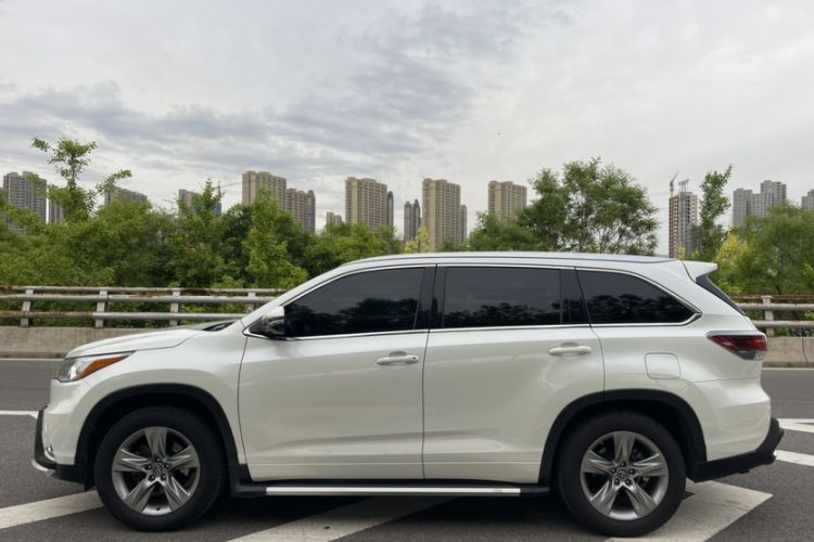 Used Toyota Highlander 2015 2.0T Two-Wheel Drive Luxury Edition 7 Seats