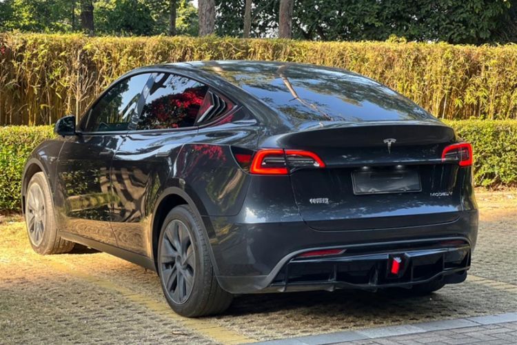 Used Tesla Model Y 2024 Rear-Wheel-Drive Version
