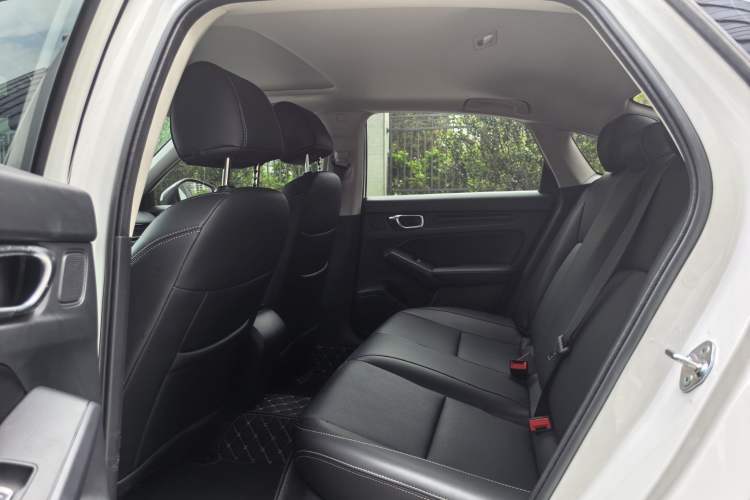 Used Honda Civic 2022 240TURBO CVT Dynamic Edition Interior 2