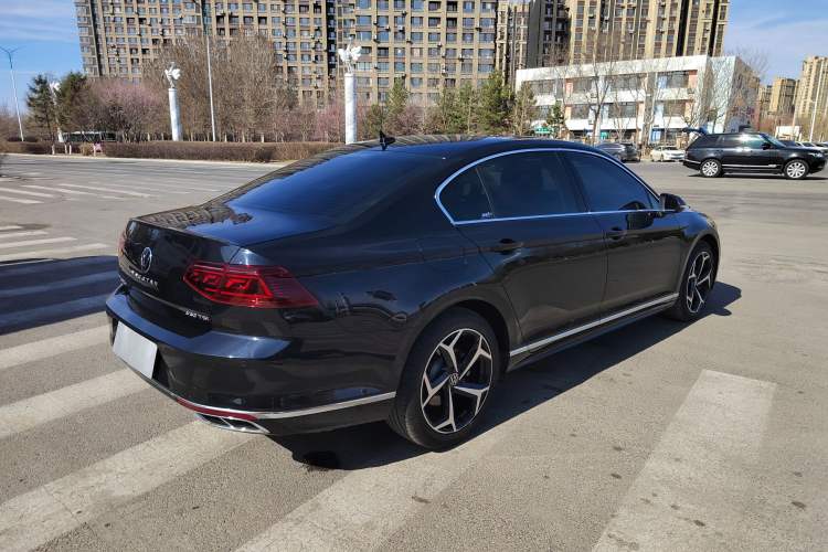 Used Volkswagen Magotan 2023 2 Million Units Limited Edition 330TSI DSG Leading Version Exterior 5