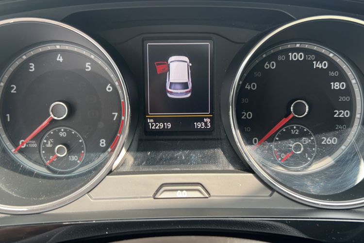 Used Volkswagen Tiguan L 2017 330TSI Automatic Two-Wheel Drive Flagship Edition
