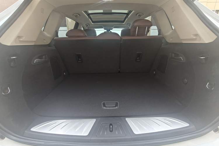 Used Buick Envision 2016 28T Four-Wheel Drive Luxury Model Trunk