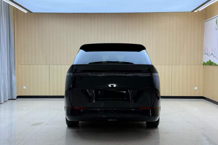 Used XPeng X9 2024 702 Ultra-Long Range Pro
