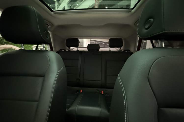 Used Volkswagen T-ROC 2018 280TSI DSG Two-Wheel-Drive Comfort Version China V Standard
