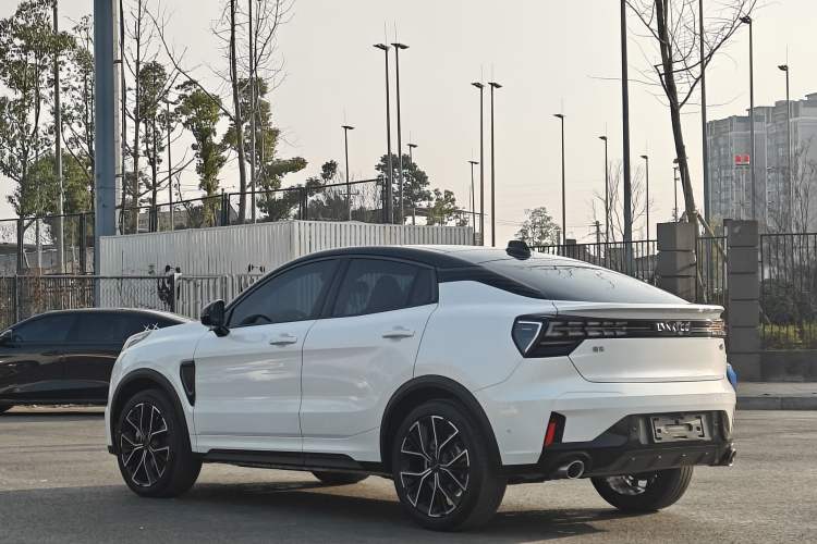 Used Lynk & Co 05 2023 2.0TD Two-Wheel Drive Shine Halo